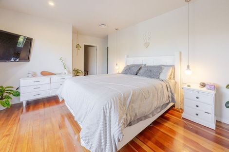 Photo of property in 21 Pitt Street, Clive, 4102