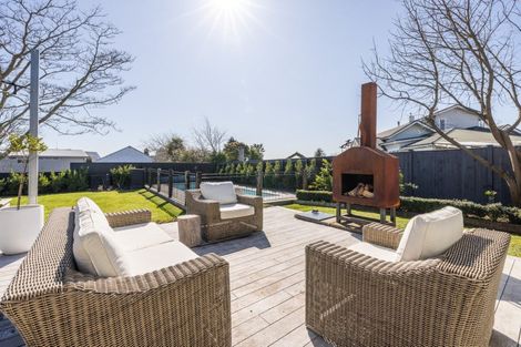 Photo of property in 8 Emerald Hill, Havelock North, 4130