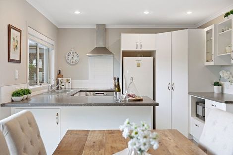 Photo of property in 33 Bridgewater Way, Pyes Pa, Tauranga, 3112