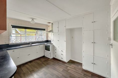 Photo of property in 24 Park Road, West End, Palmerston North, 4412