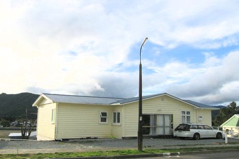 Photo of property in 4 Oaklands Grove, Clouston Park, Upper Hutt, 5018