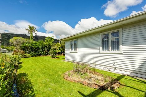 Photo of property in 21 Wellington Road, Wainuiomata, Lower Hutt, 5014