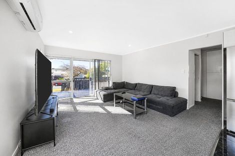 Photo of property in 1/2 Kennington Drive, Clendon Park, Auckland, 2103