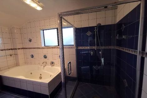 Photo of property in 46 Waimanu Bay Drive, Te Atatu Peninsula, Auckland, 0610