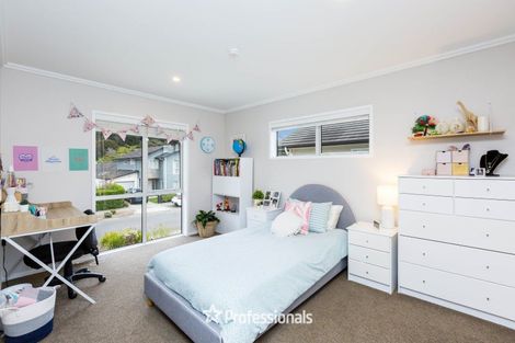 Photo of property in 2 Chalfont Road, Silverstream, Upper Hutt, 5019