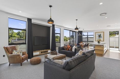 Photo of property in 9 Mount Edgecumbe Street, New Plymouth, 4310