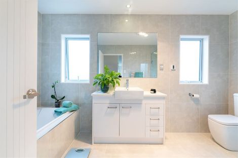 Photo of property in 19 Bordeaux Parade, Te Atatu South, Auckland, 0610