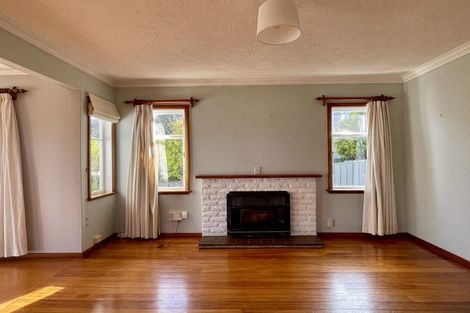 Photo of property in 9 Robert Street, Newlands, Wellington, 6037