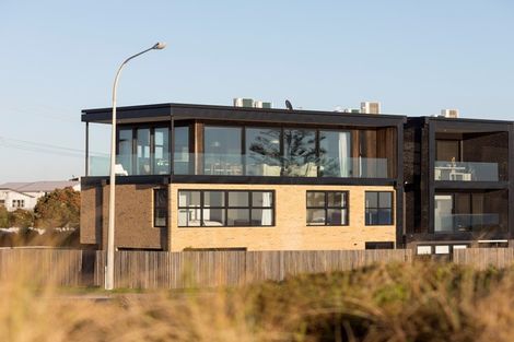Photo of property in 212 Marine Parade, Mount Maunganui, 3116