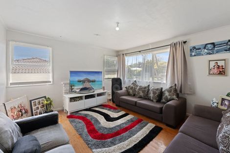 Photo of property in 6 Kirby Street, Glendene, Auckland, 0602