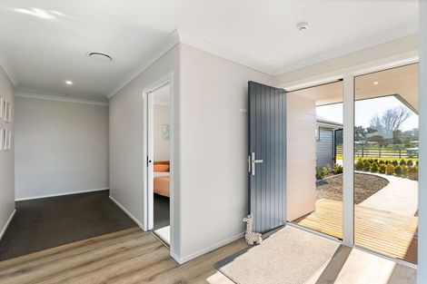 Photo of property in 18 Ashgrove Lane, Ashhurst, Palmerston North, 4470