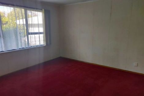 Photo of property in 72 Sylvan Crescent, Te Atatu South, Auckland, 0610