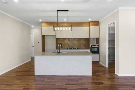 Photo of property in 3 Poutawa Lane, Clarks Beach, 2122