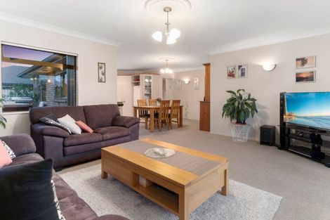 Photo of property in 6 Shaun Close, Papamoa Beach, Papamoa, 3118