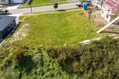 Photo of property in 35 Vaucluse Heights, Fitzherbert, Palmerston North, 4410