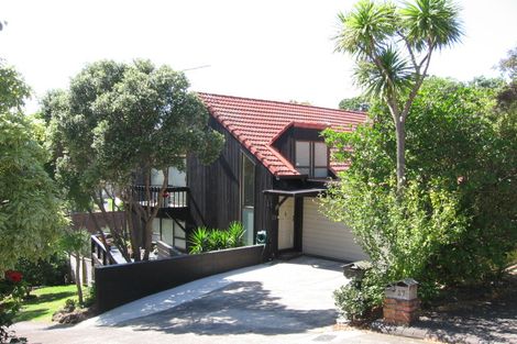 Photo of property in 29 Eastcliffe Road, Castor Bay, Auckland, 0620