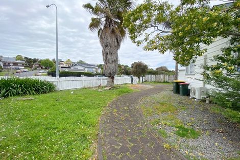 Photo of property in 129 Aviemore Drive, Highland Park, Auckland, 2010