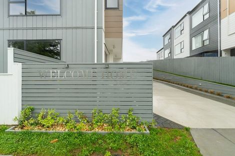 Photo of property in 6/2 Flaunty Place, West Harbour, Auckland, 0618