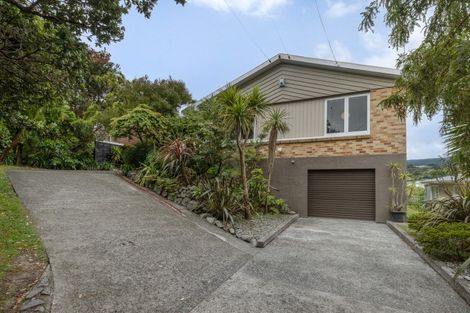 Photo of property in 4 Lane Crescent, Tawa, Wellington, 5028