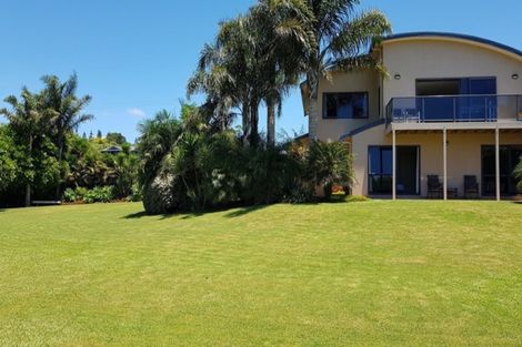 Photo of property in 381 Cove Road, Waipu, 0582