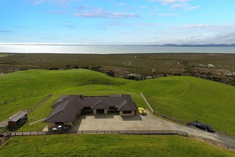 Photo of property in 1880 South Head Road, South Head, Helensville, 0874