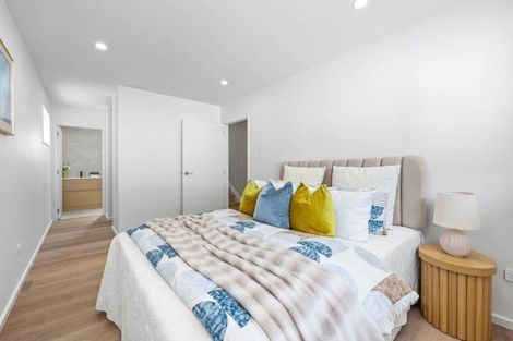 Photo of property in 40a Powrie Street, Glenfield, Auckland, 0629