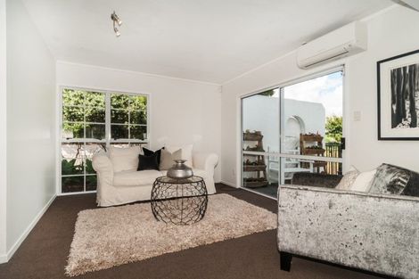 Photo of property in 24 Venus Place, Half Moon Bay, Auckland, 2012