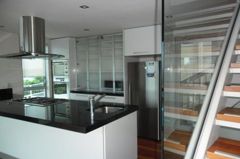 Photo of property in 1a The Crescent, Roseneath, Wellington, 6011