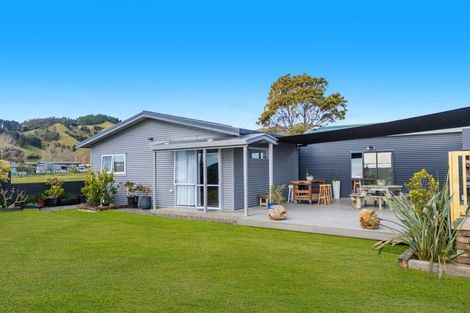 Photo of property in 2 Karaka Road, Kawakawa Bay, Papakura, 2585