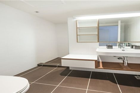 Photo of property in Piermont Apartments, 2a/82 Cable Street, Te Aro, Wellington, 6011