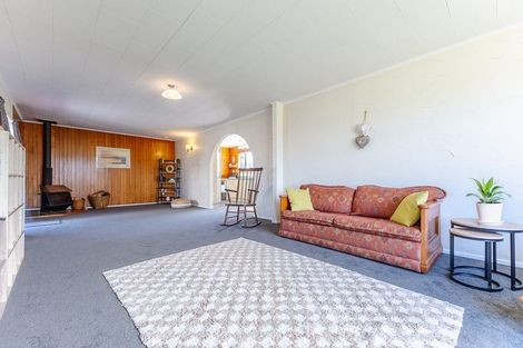 Photo of property in 11 Atua Street, Waikanae Beach, Waikanae, 5036