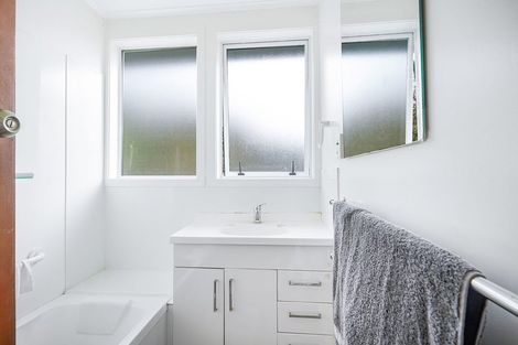 Photo of property in 100a Holland Road, Fairfield, Hamilton, 3214