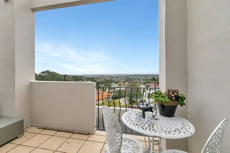 Photo of property in 3/5 Monte Cassino Place, Birkdale, Auckland, 0626
