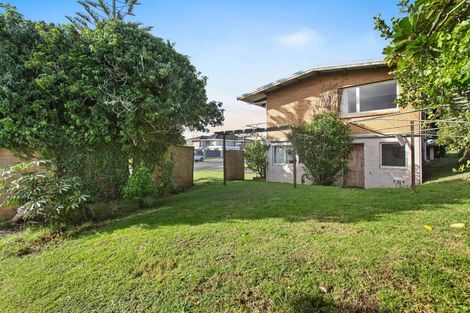 Photo of property in 12 The Boulevard, Sunnyhills, Auckland, 2010