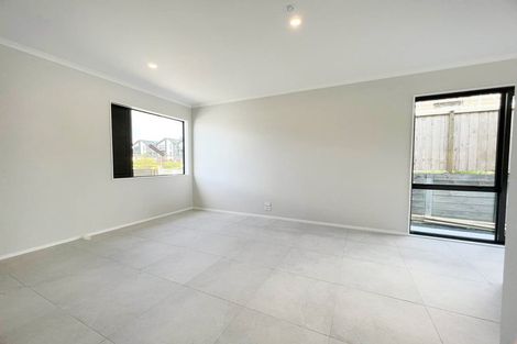 Photo of property in 48 Cambie Avenue, Red Beach, 0932