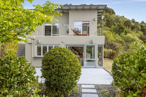 Photo of property in 26 Whakamoenga Point, Acacia Bay, Taupo, 3385