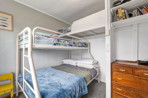 Photo of property in 52 Fifth Avenue, Urenui, 4377