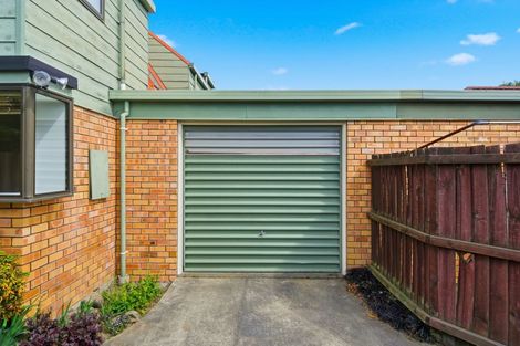 Photo of property in 2/4 Gatonby Place, Avonhead, Christchurch, 8042