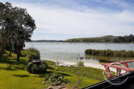 Photo of property in 12 Piccadilly Street, Pahi, Paparoa, 0571