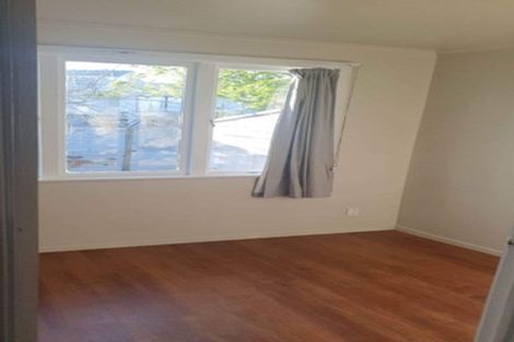 Photo of property in 32 Hepburn Road, Glendene, Auckland, 0602