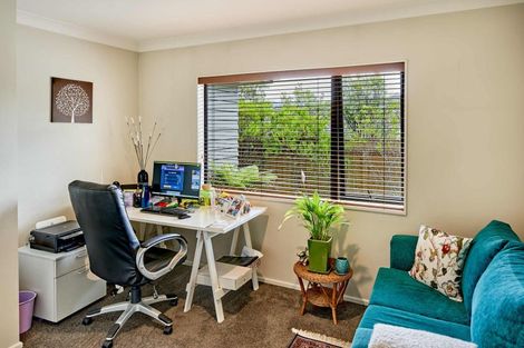 Photo of property in 38 Speldhurst Grove, Stokes Valley, Lower Hutt, 5019