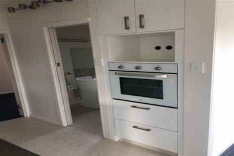 Photo of property in 16 Howard Road, Taradale, Napier, 4112