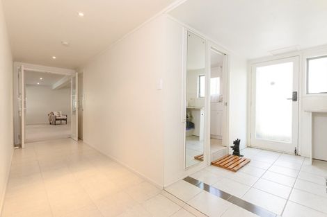 Photo of property in 18 Lavelle Road, Henderson, Auckland, 0612