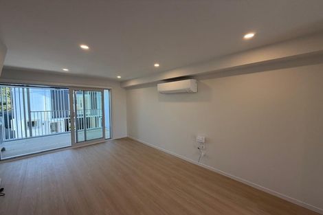 Photo of property in 9/9 Aeroview Drive, Beach Haven, Auckland, 0626
