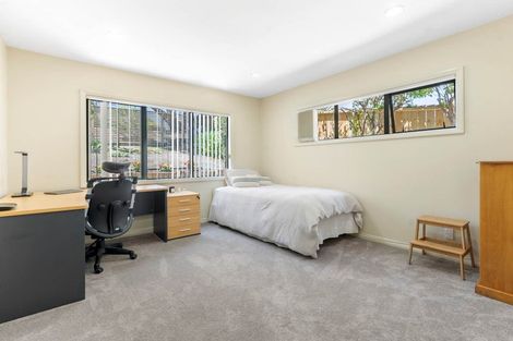 Photo of property in 2/230 East Coast Road, Forrest Hill, Auckland, 0620