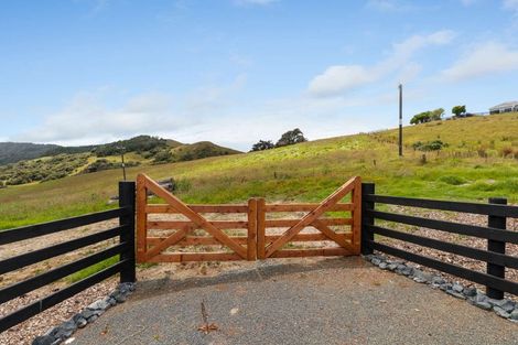 Photo of property in 3060 Kaipara Coast Highway, Glorit, 0984