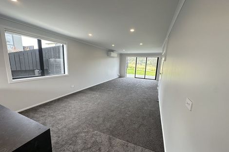 Photo of property in 32 Bee Lane, Whitby, Porirua, 5024