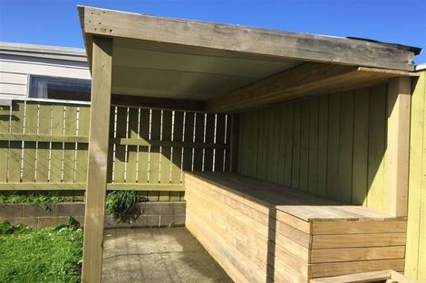 Photo of property in 2a Colchester Crescent, Newlands, Wellington, 6037