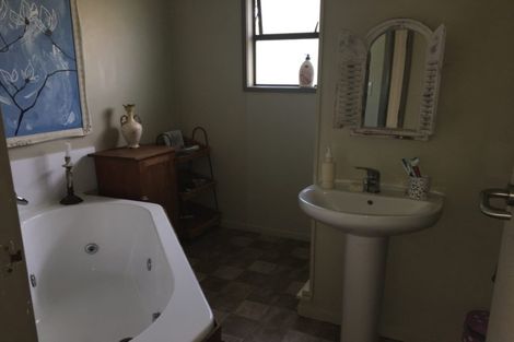 Photo of property in 17 Bledisloe Street, Ruawai, 0530