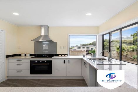 Photo of property in 128 Everglade Drive, Totara Heights, Auckland, 2105